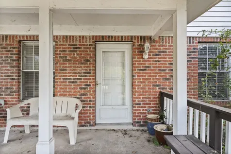 220 N William Barnett Avenue Cleveland TX 77327