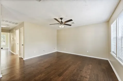 220 N William Barnett Avenue Cleveland TX 77327