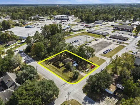 220 N William Barnett Avenue Cleveland TX 77327