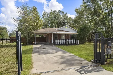 220 N William Barnett Avenue Cleveland TX 77327