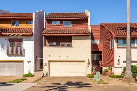 18 Antilles Lane Nassau Bay TX 77058