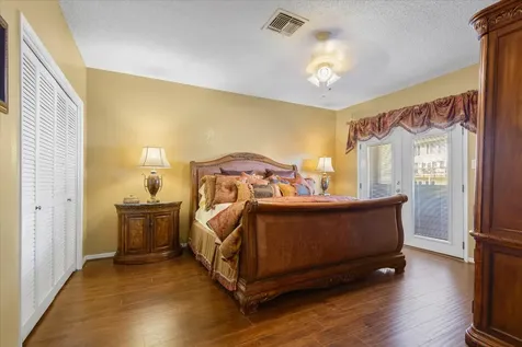 18 Antilles Lane Nassau Bay TX 77058