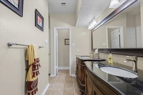 18 Antilles Lane Nassau Bay TX 77058