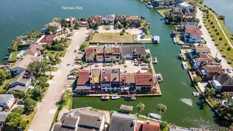 18 Antilles Lane Nassau Bay TX 77058