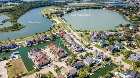 18 Antilles Lane Nassau Bay TX 77058
