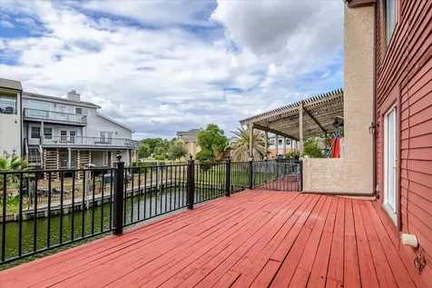 18 Antilles Lane Nassau Bay TX 77058