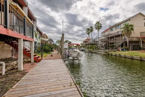 18 Antilles Lane Nassau Bay TX 77058