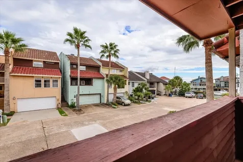 18 Antilles Lane Nassau Bay TX 77058