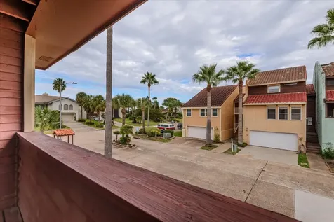 18 Antilles Lane Nassau Bay TX 77058