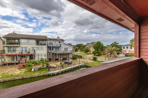 18 Antilles Lane Nassau Bay TX 77058
