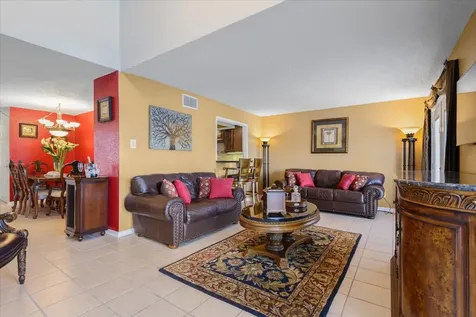 18 Antilles Lane Nassau Bay TX 77058