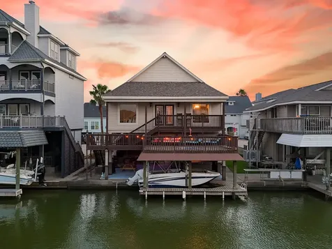1822 Port O'call Street Tiki Island TX 77554