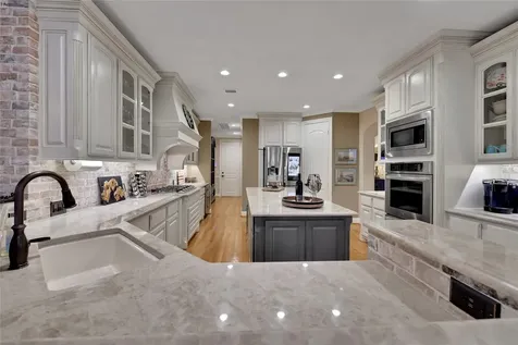 2814 S Cotswold Manor Drive Kingwood TX 77339