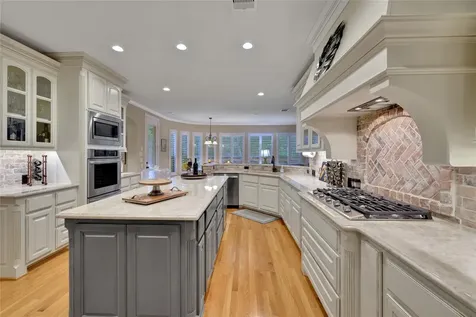 2814 S Cotswold Manor Drive Kingwood TX 77339