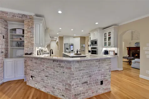 2814 S Cotswold Manor Drive Kingwood TX 77339