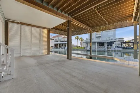 438 Amanda Circle Tiki Island TX 77554
