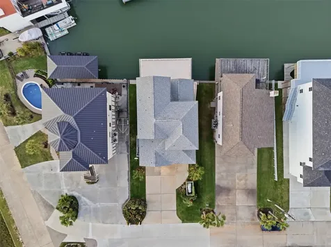 438 Amanda Circle Tiki Island TX 77554