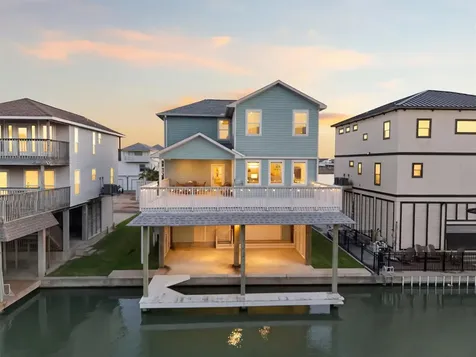 438 Amanda Circle Tiki Island TX 77554
