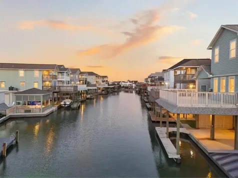 438 Amanda Circle Tiki Island TX 77554