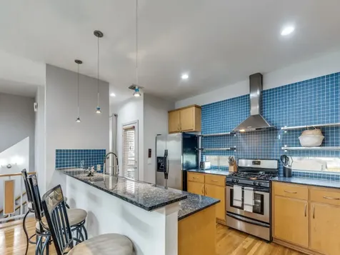 5219 Kiam Street F Houston TX 77007