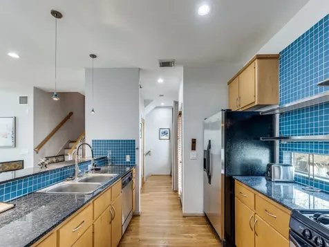 5219 Kiam Street F Houston TX 77007
