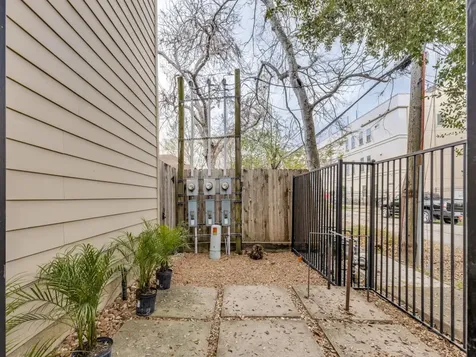 5219 Kiam Street F Houston TX 77007