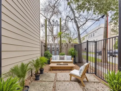 5219 Kiam Street F Houston TX 77007