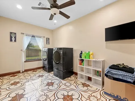 886 Zilss Road La Grange TX 78945