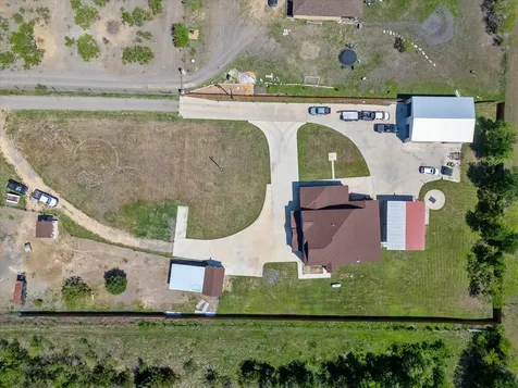 886 Zilss Road La Grange TX 78945