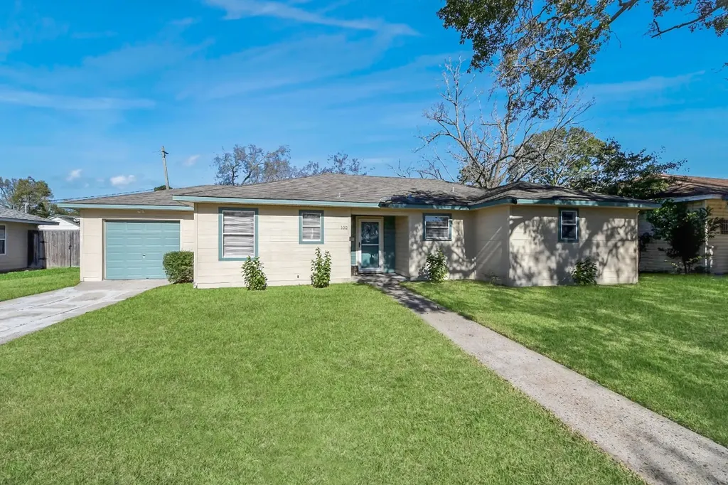 102 Live Oak Street Baytown TX 77520