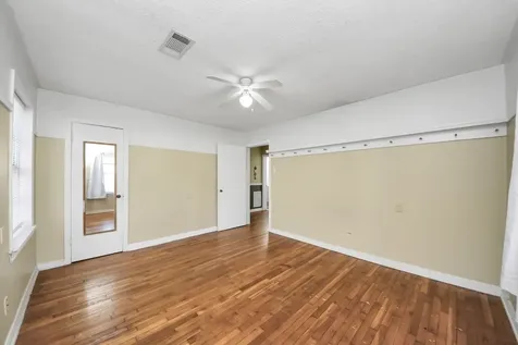102 Live Oak Street Baytown TX 77520