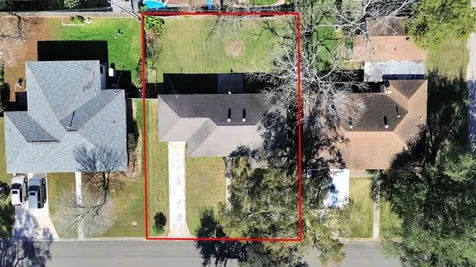 102 Live Oak Street Baytown TX 77520