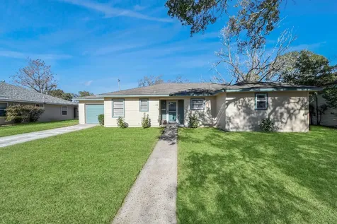 102 Live Oak Street Baytown TX 77520