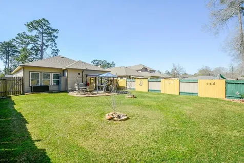 805 Willow Avenue Cleveland TX 77327
