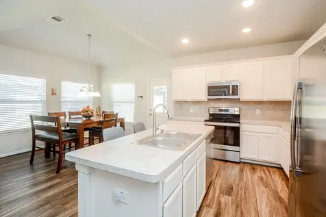 805 Willow Avenue Cleveland TX 77327