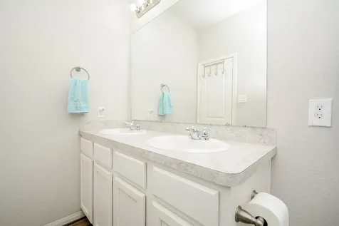 805 Willow Avenue Cleveland TX 77327