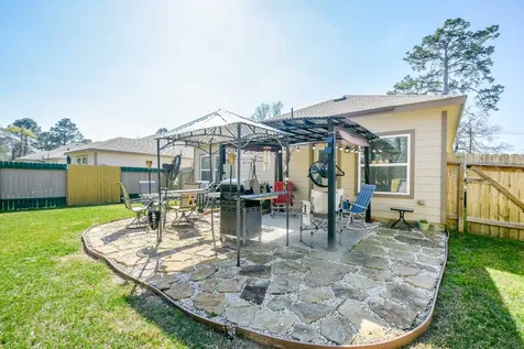 805 Willow Avenue Cleveland TX 77327