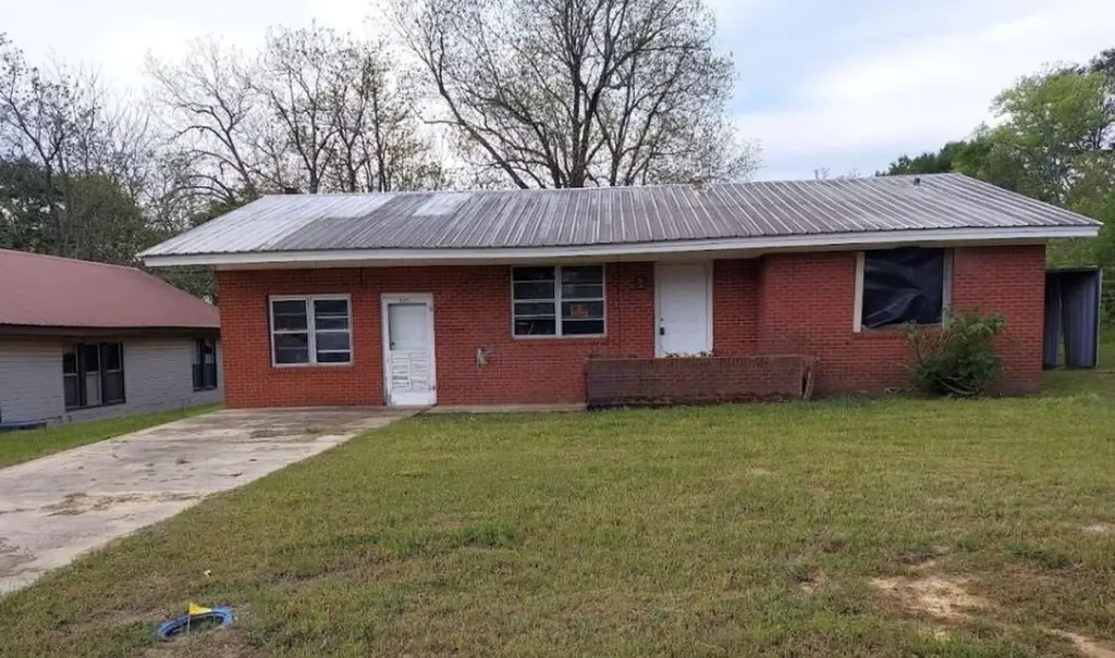 505 W Frazior Street Linden TX 75563