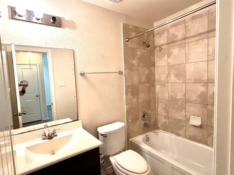 1934 Acorn Glen Trail Fresno TX 77545