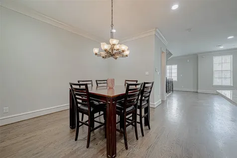 5226 Kiam Street 1002 Houston TX 77007