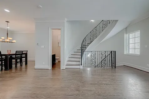 5226 Kiam Street 1002 Houston TX 77007
