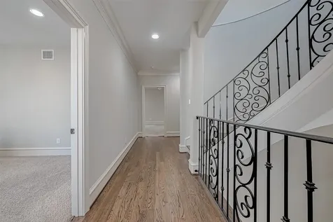 5226 Kiam Street 1002 Houston TX 77007