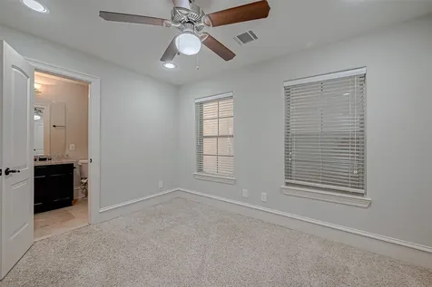 5226 Kiam Street 1002 Houston TX 77007