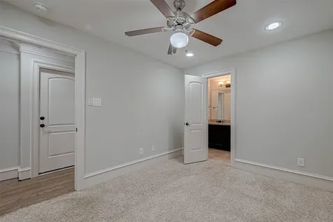 5226 Kiam Street 1002 Houston TX 77007
