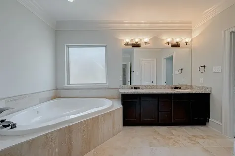 5226 Kiam Street 1002 Houston TX 77007
