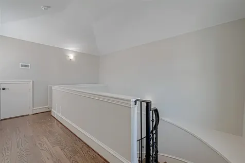 5226 Kiam Street 1002 Houston TX 77007