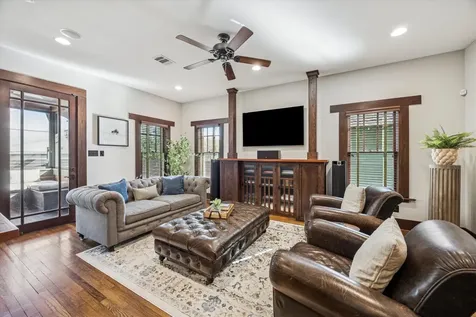 512 Archer Street Houston TX 77009