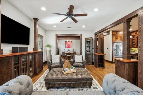 512 Archer Street Houston TX 77009