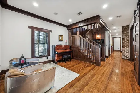 512 Archer Street Houston TX 77009