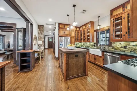 512 Archer Street Houston TX 77009